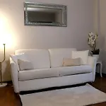 Chic Apartment In Duomo