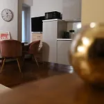 Chic Apartment In Duomo