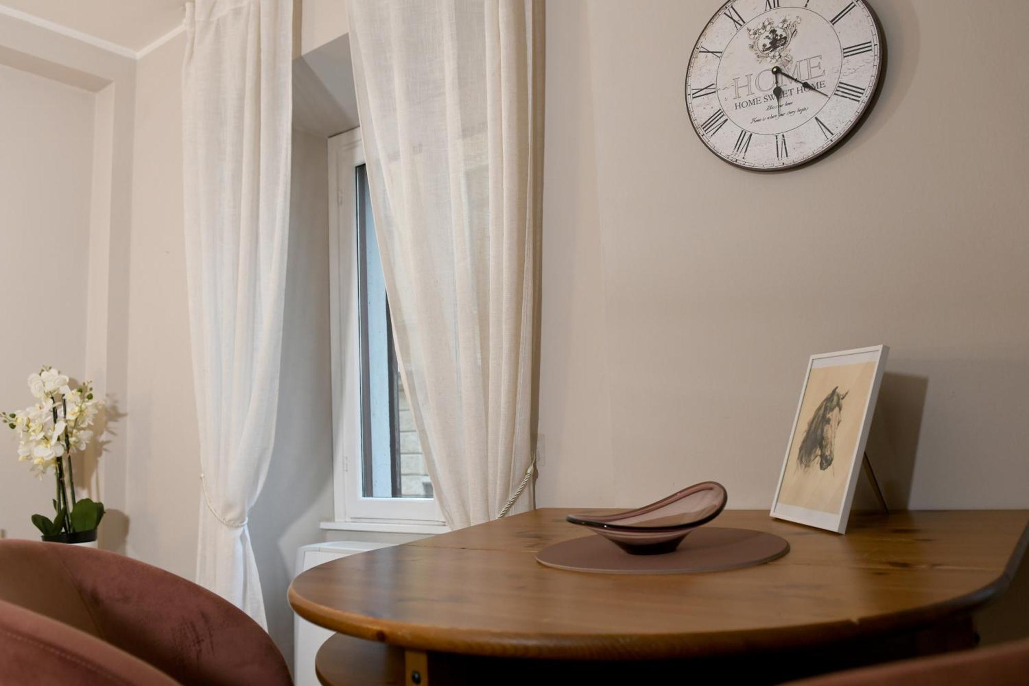 Appartement Chic In Duomo Milan